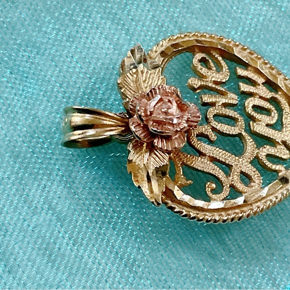14K Gold “I Love You” Heart Pendant Rose Detail | Vintage Openwork Charm 1.93g - Picture 10 of 14
